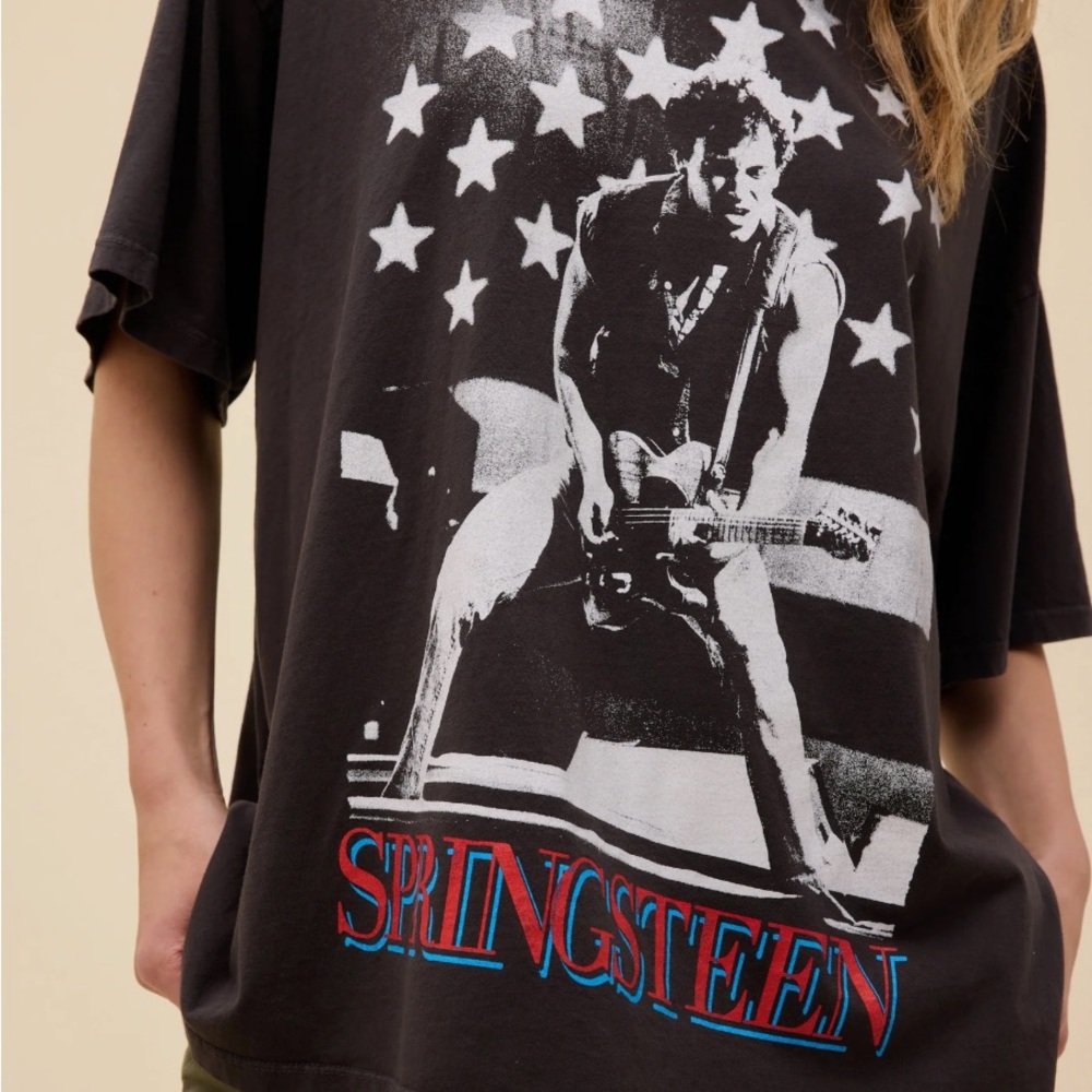 Daydreamer Charcoal Graphic Tee - Picture 3 of 4